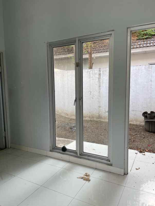 dijual rumah mutiara gading city