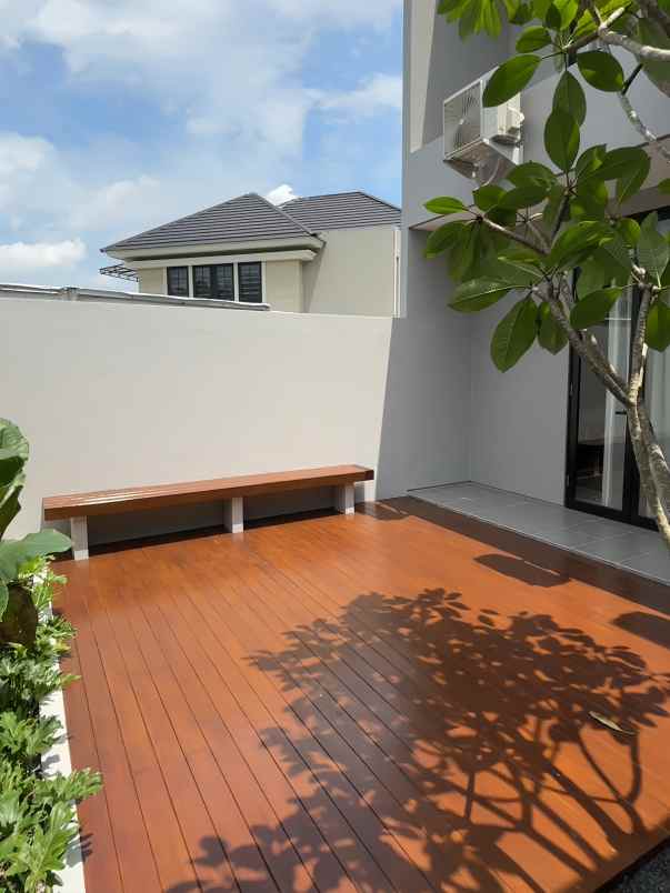 dijual rumah ngesrep