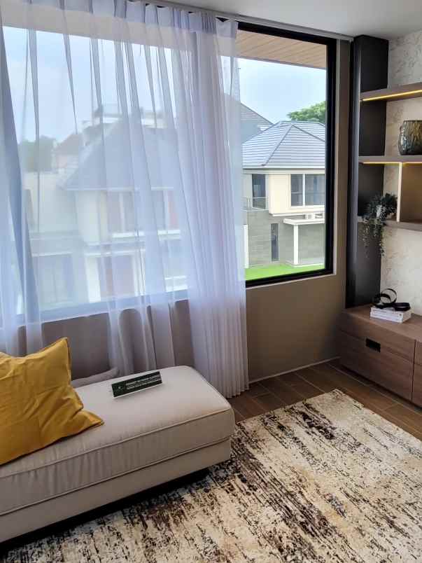 dijual rumah ngesrep