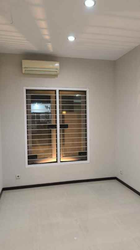 dijual rumah nginden intan timur