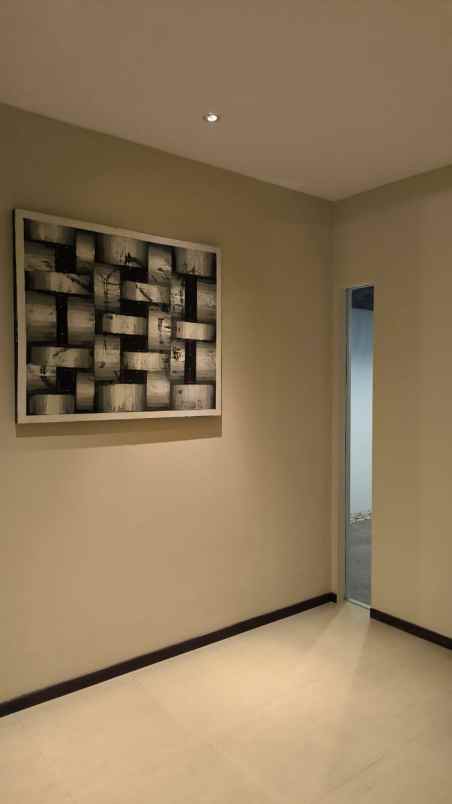 dijual rumah nginden intan timur