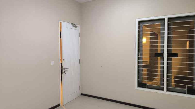 dijual rumah nginden intan timur