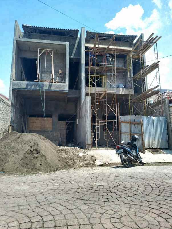 dijual rumah nirwana eksekutif