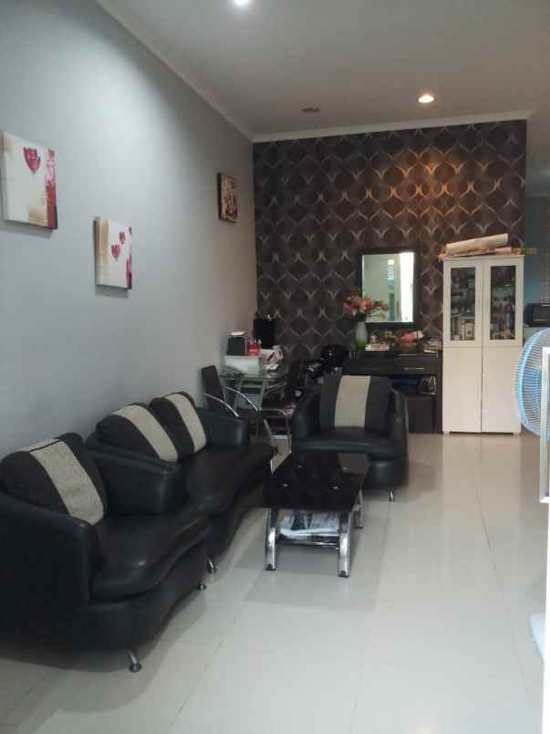 dijual rumah pakuwon city sorento