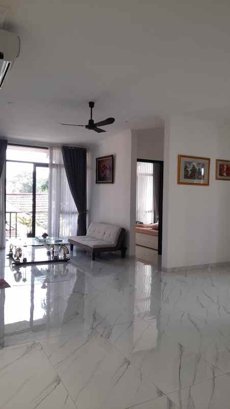 dijual rumah pamulang estate jl anggur