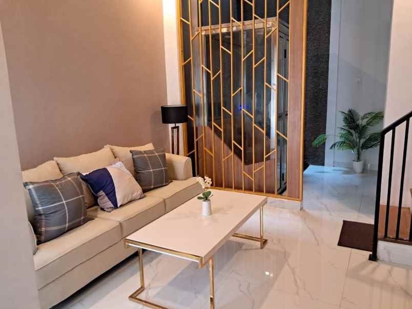 dijual rumah pejaten