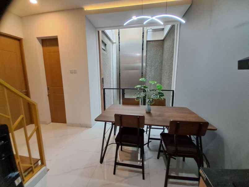 dijual rumah pejaten