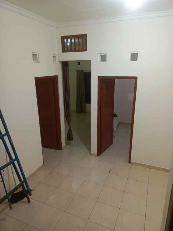 dijual rumah perempatan demak ijo