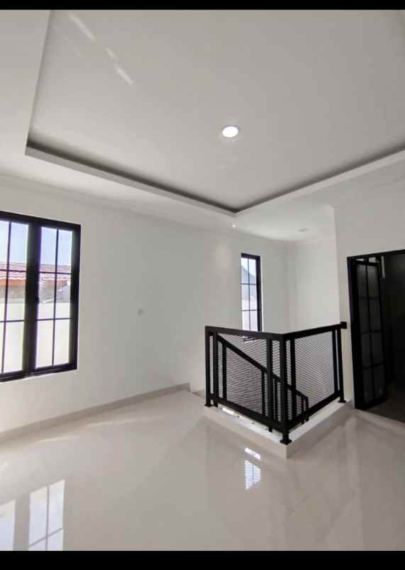 dijual rumah perum boulevard hijau kota