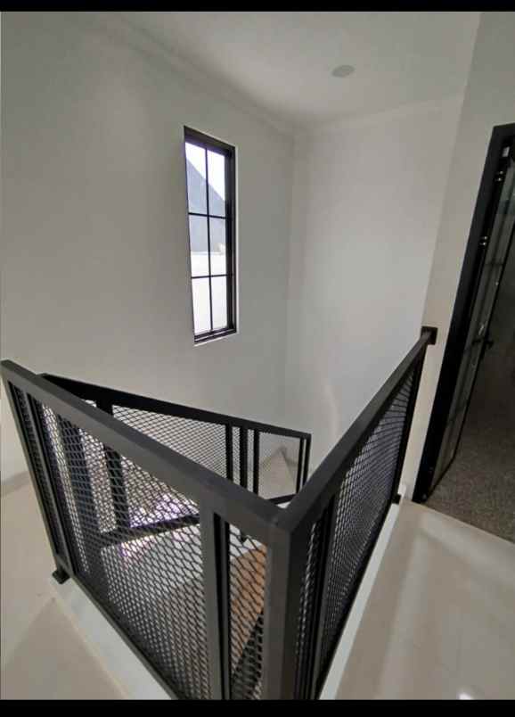 dijual rumah perum boulevard hijau kota