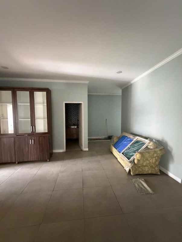 dijual rumah perumahan eramas 2000