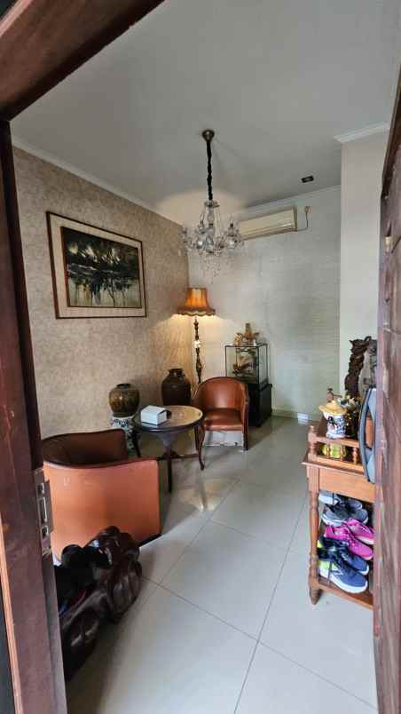 dijual rumah perumahan kota legenda
