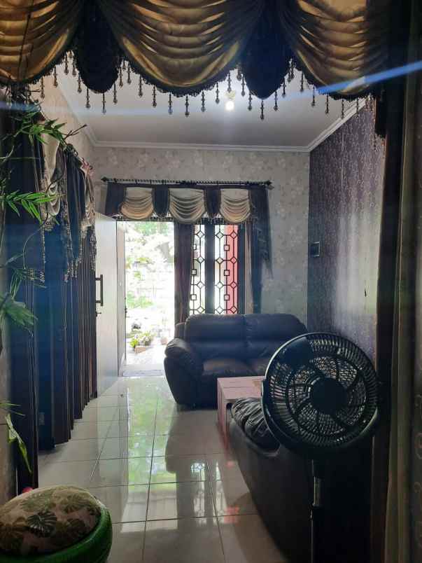 dijual rumah perumahan palm residence