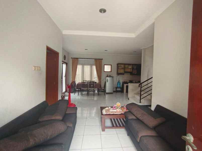 dijual rumah perumahan sakura residence