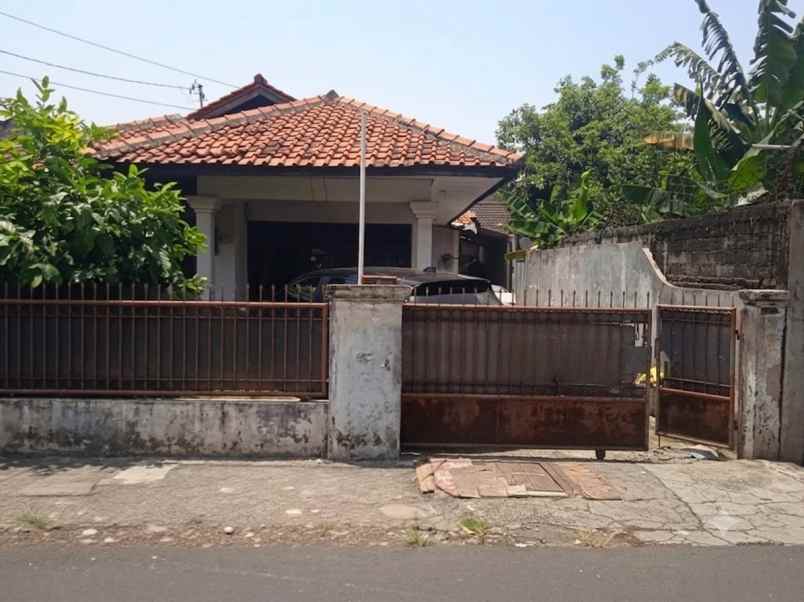 dijual rumah petukangan selatan