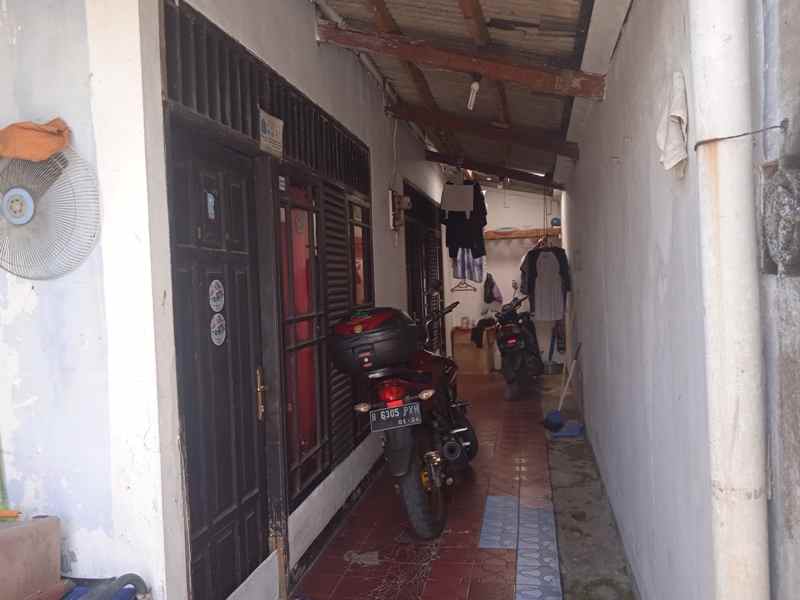 dijual rumah petukangan selatan
