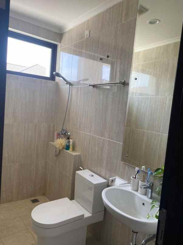 dijual rumah podomoro park