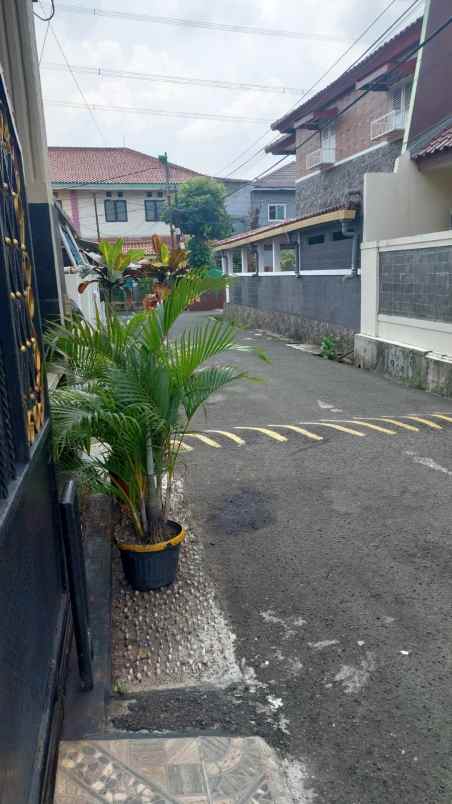 dijual rumah pondok bambu