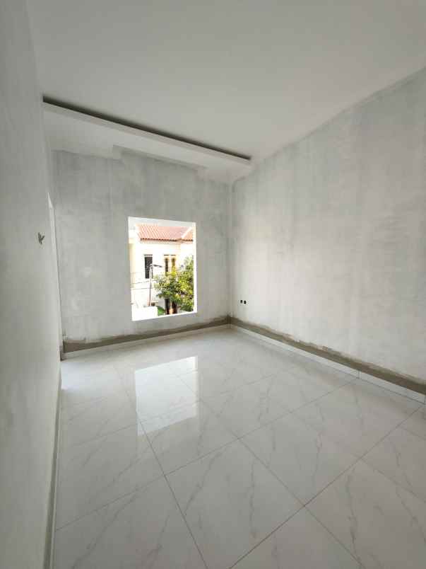 dijual rumah pondok bambu