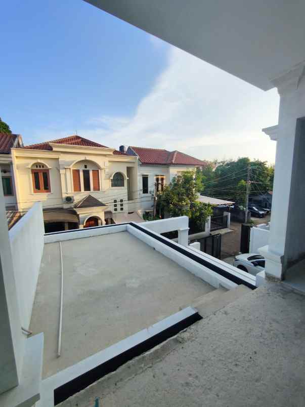 dijual rumah pondok bambu