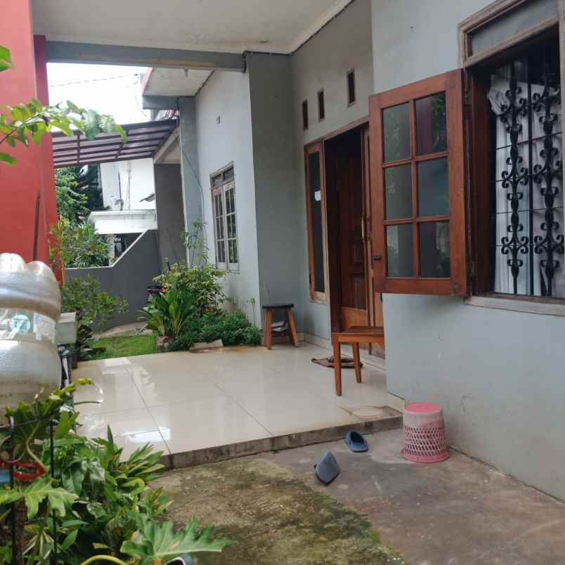 dijual rumah pondok gede