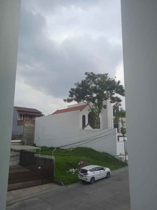 dijual rumah pondok hijau setiabudi