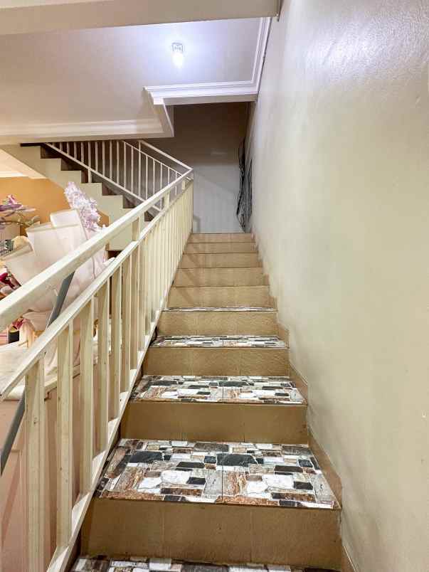 dijual rumah pondok kelapa