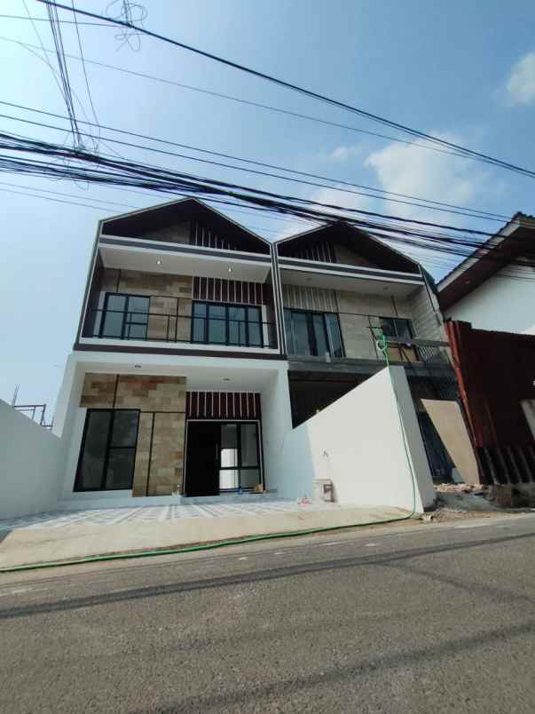 dijual rumah pondokrangon cipayung