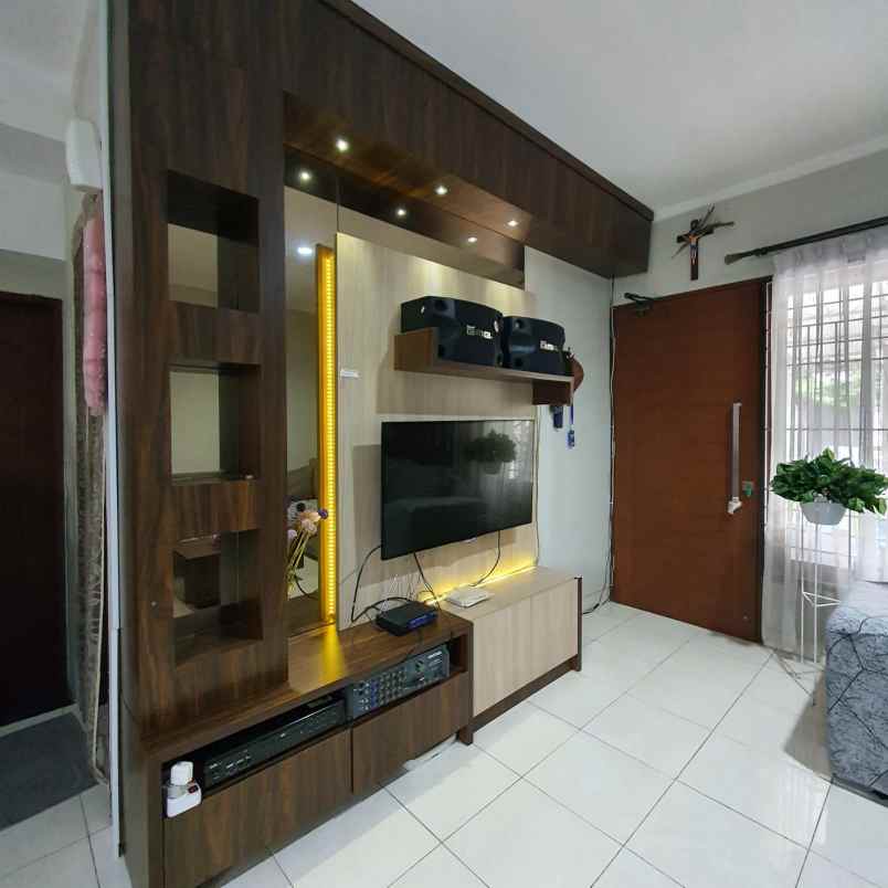 dijual rumah premier serenity
