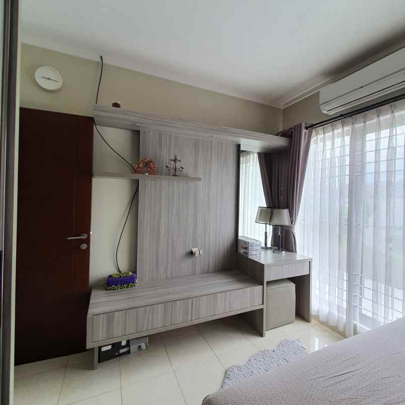 dijual rumah premier serenity