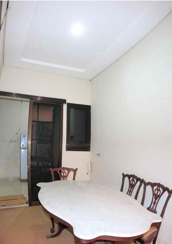 dijual rumah puri 88