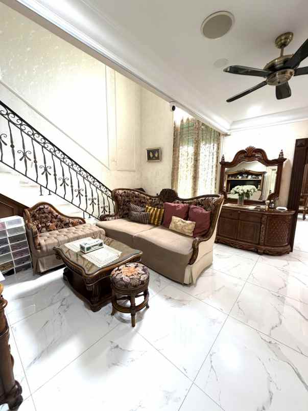 dijual rumah puri sriwedari cibubur