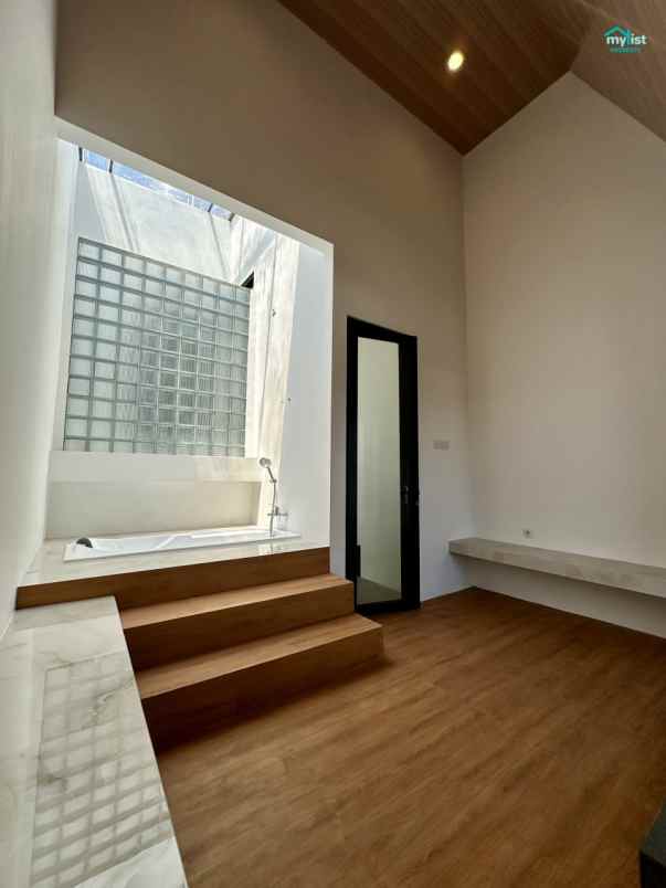 dijual rumah purimas