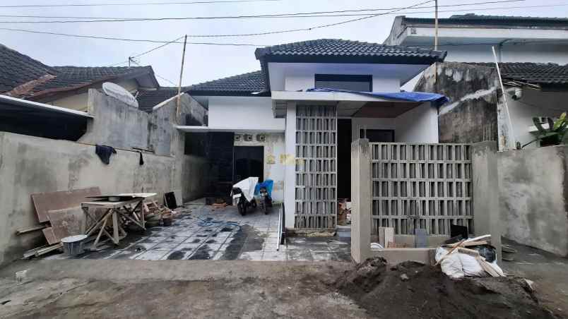 dijual rumah purwomartani