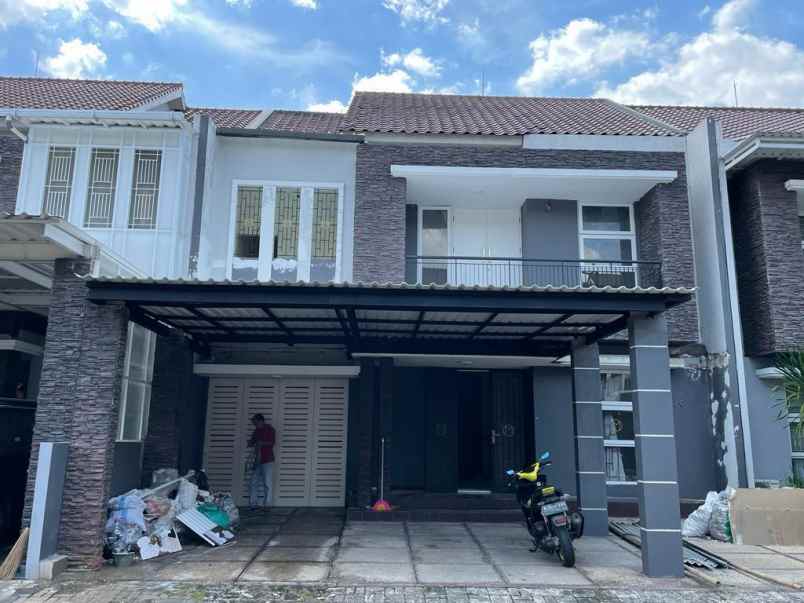 dijual rumah raffles hills cibubur