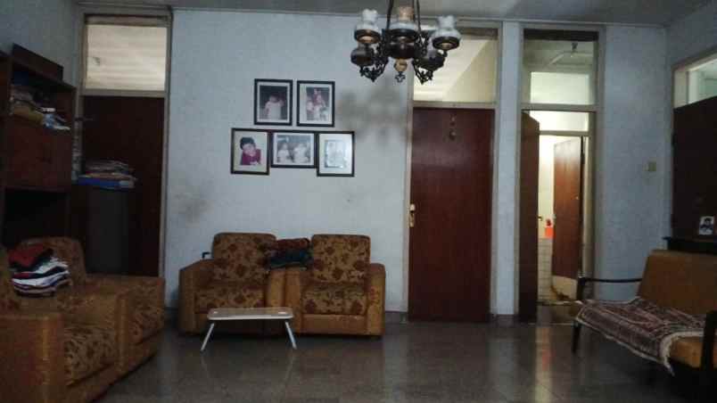 dijual rumah rajamantri