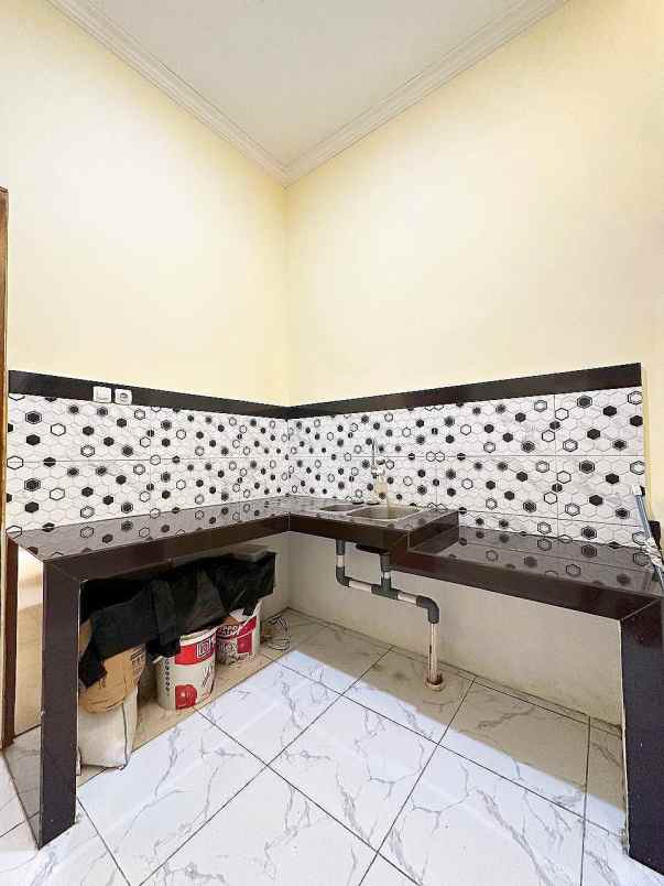 dijual rumah rawamangun