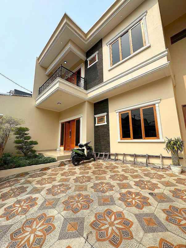 dijual rumah rawamangun