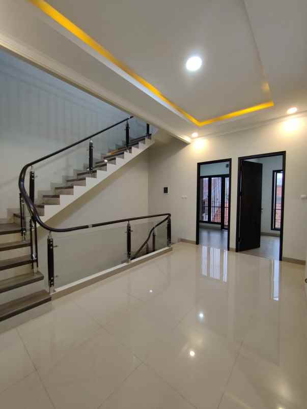 dijual rumah rawamangun jakarta timur