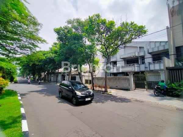 dijual rumah raya dharmahusada indah