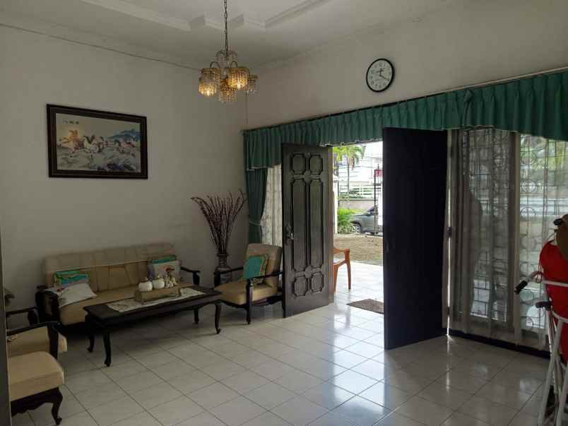 dijual rumah raya satelit