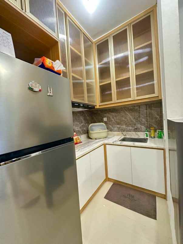 dijual rumah regency one east point