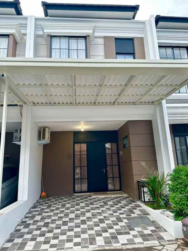 dijual rumah regency one east point