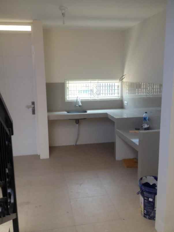 dijual rumah rumah jl simpang kh yusuf