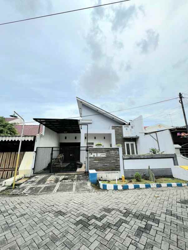 dijual rumah rungkut