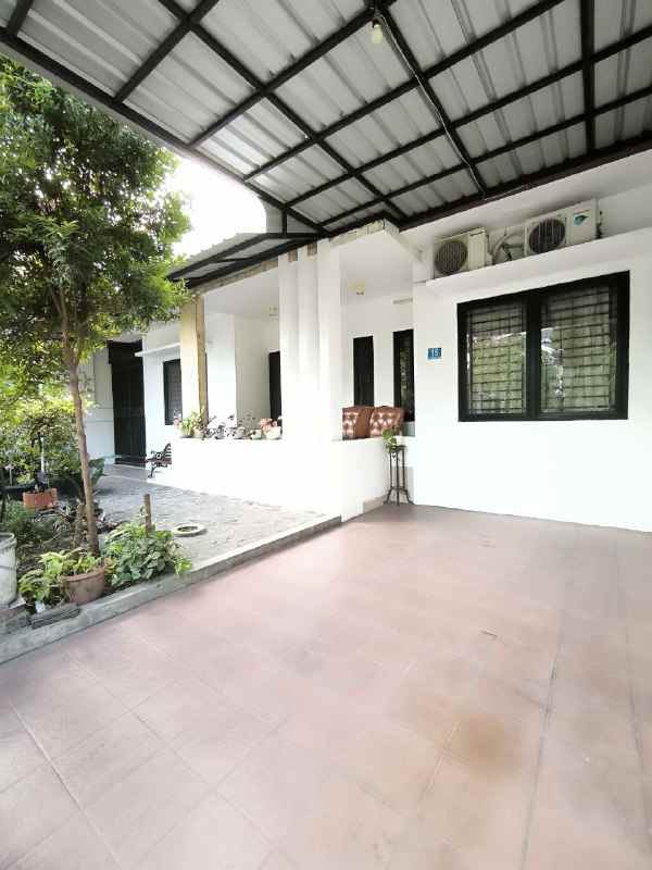 dijual rumah rungkut asri utara