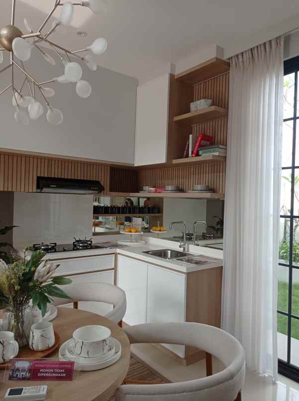 dijual rumah sambiroto