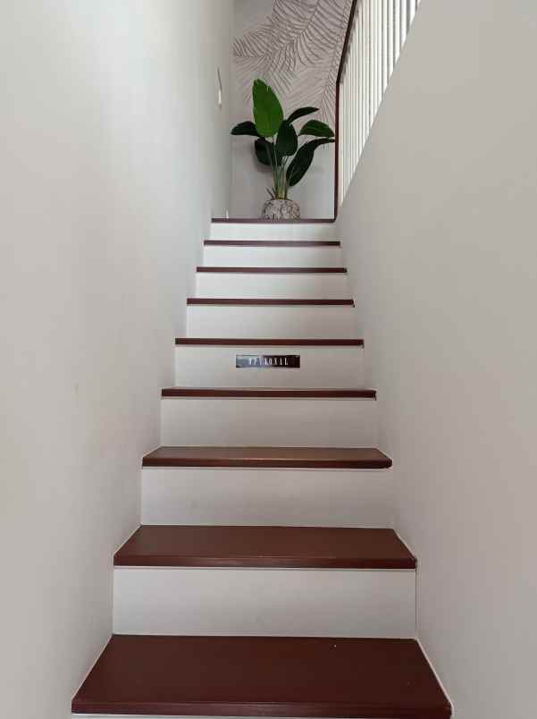 dijual rumah sambiroto