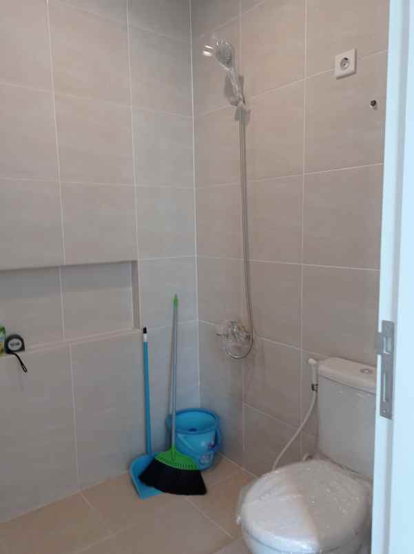 dijual rumah sambiroto