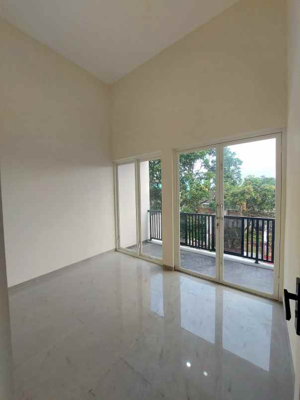 dijual rumah saptorenggo